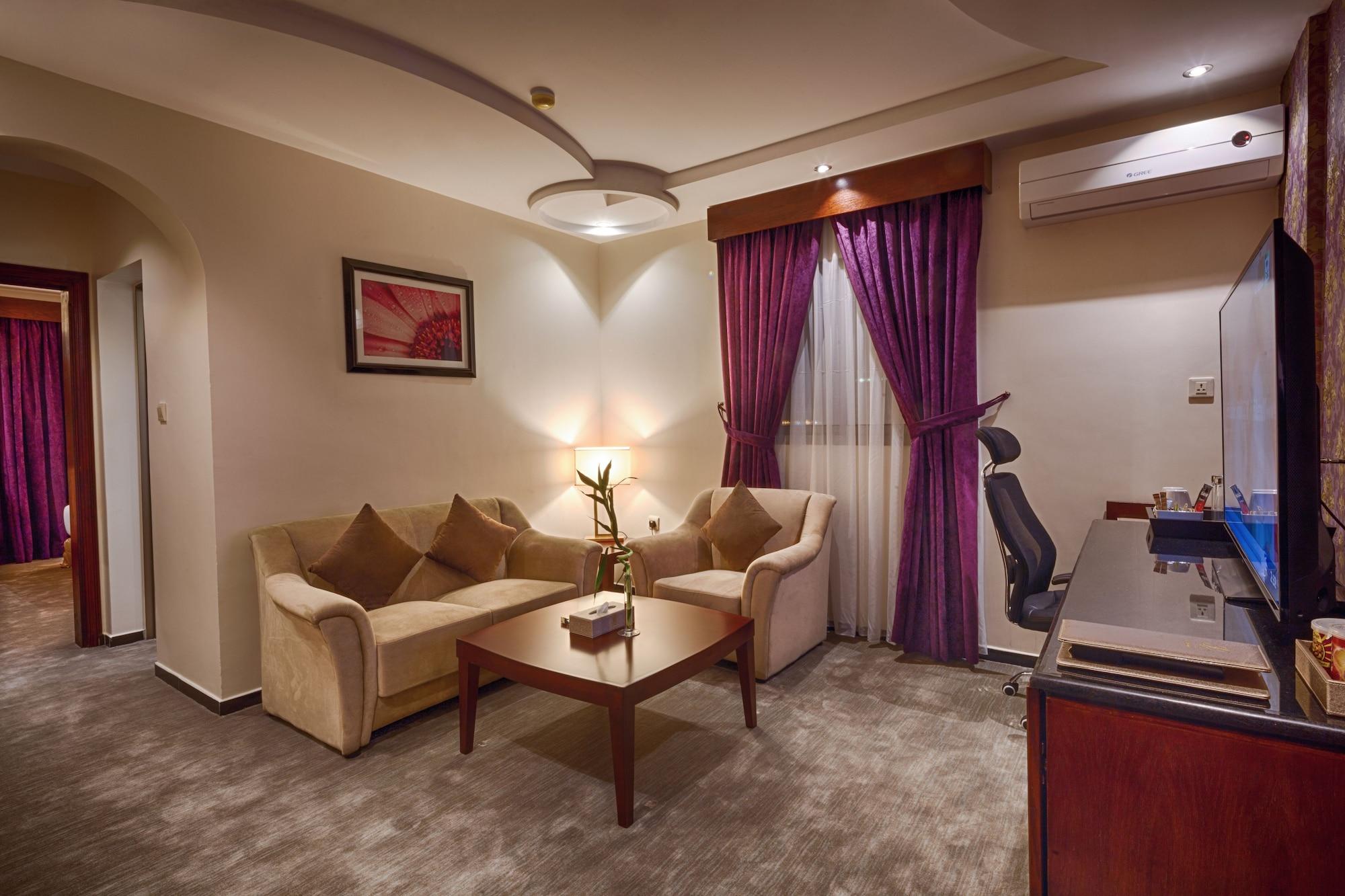 Lavona Hotel Jubail Exterior photo