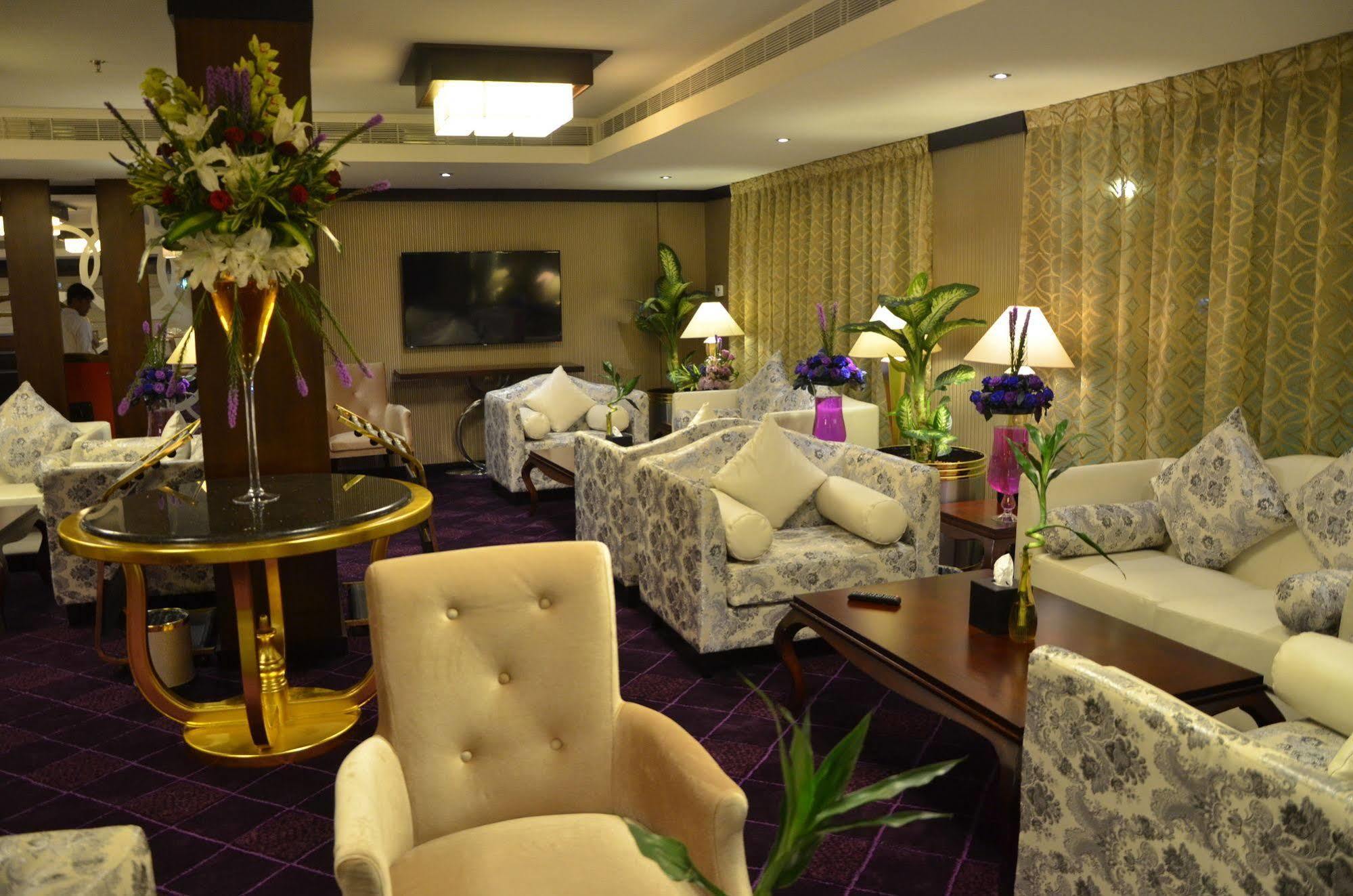 Lavona Hotel Jubail Exterior photo