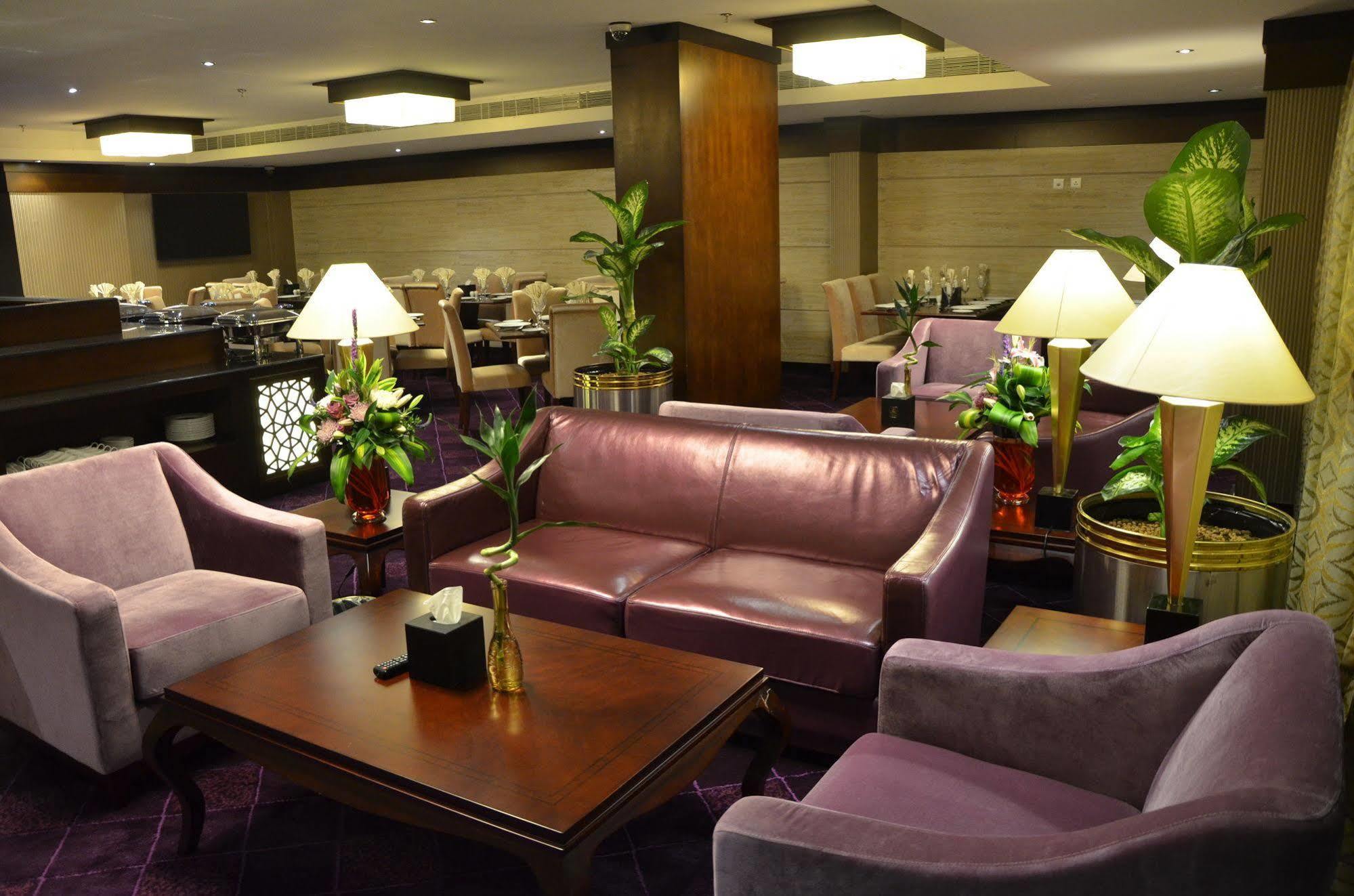 Lavona Hotel Jubail Exterior photo